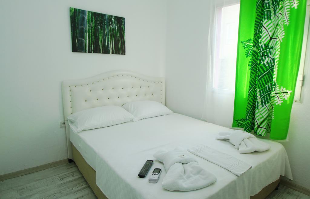 Fullmoon Rooms Cesme Çeşme Exterior foto